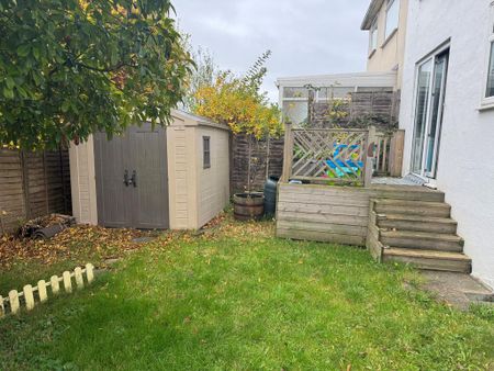 4 bedroom semi-detached house to rent - Photo 5