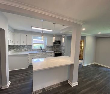 For Lease - 597 Parkside Drive, Oakville, Ontario - Photo 2