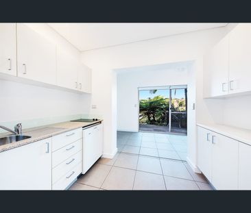 Flat 11 The Barricade, Castlecrag, NSW 2068 - Photo 1