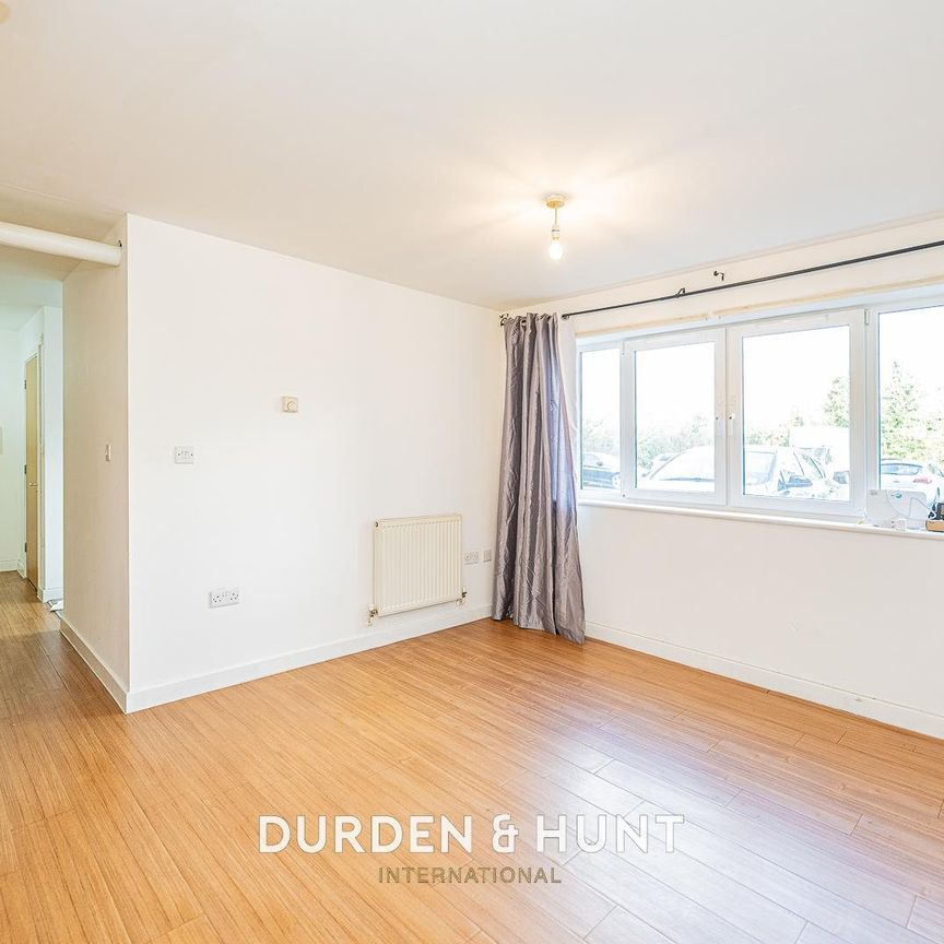 Cannock Court, Hawker Place, Walthamstow - Photo 1