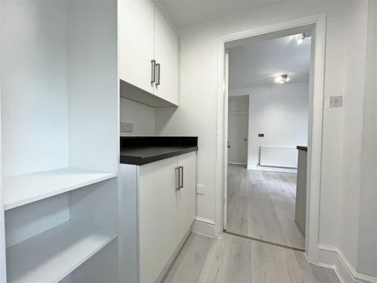 3 bedroom Terraced House to rent - Photo 1