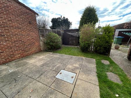 1 bedroom flat to rent - Photo 4