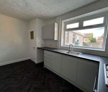 Lynside Walk, Manchester, M22 - Photo 1