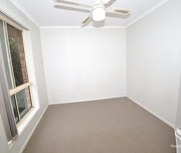 Quiet 3 bedroom townhouse - Photo 3