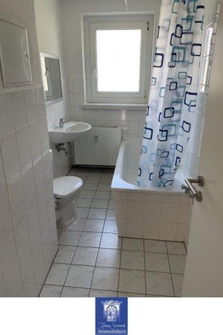 Wohlfühlwohnung in traumhaft grüner Lage! Tageslichtbad, separate Küche! - Photo 4