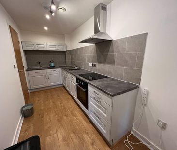 2 bedroom Flat To Let - Photo 4