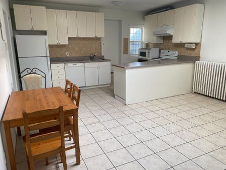 For Lease - 2890 Lake Shore Boulevard Unit# Apt. 3, Toronto, Ontario - Photo 5