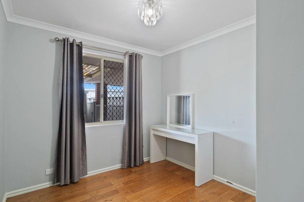 Well-Presented 3x1 in Prime Erskine Location - Photo 1