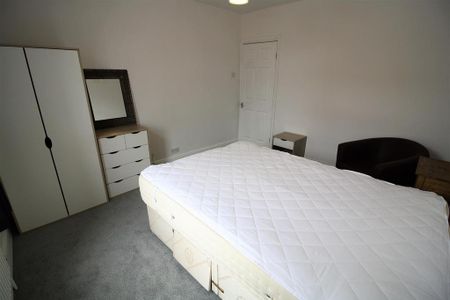 2 bedroom private hall to rent - Photo 5