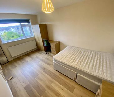 3 bedroom flat to rent - Photo 1