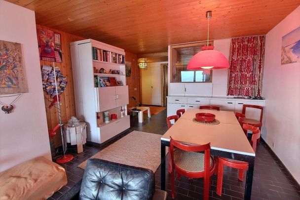 Appartement à louer à la semaine sur la place du village - Photo 1