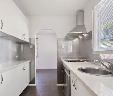Renovated 3-Bedroom Unit in a Peaceful Paddington Pocket - Photo 6