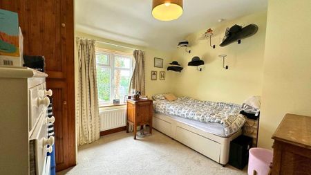 3 bedroom semi-detached house to rent - Photo 4