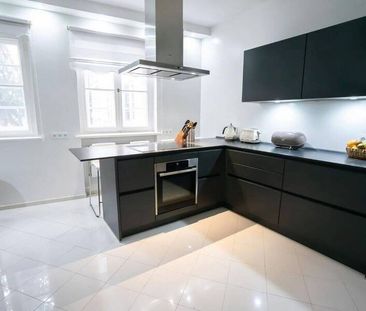 Moderne 3-Zimmer-Wohnung mit Balkon und Einbauküche in Berlin-Reini... - Photo 1