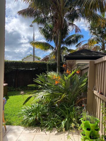 Bondi Beach - Photo 5