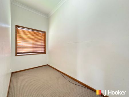 Two Bedroom Home In Prime Location!! - Photo 4