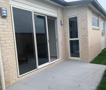 Modern Comfort Meets Coastal Lifestyle in Papamoa - Photo 3