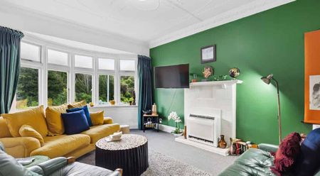 A tidy and spacious home! - Photo 2