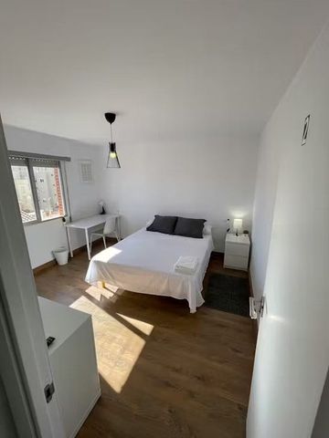 Calle Cataluña, Málaga, Andalusia 29009 - Photo 3