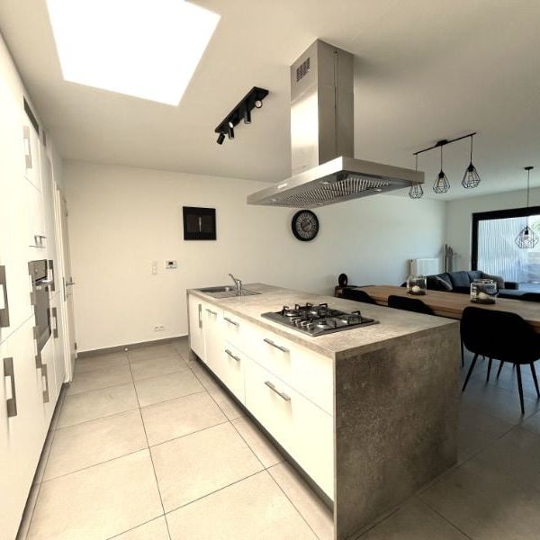 Appartement te huur in Roeselare voor € 850 met 2 slaapkamers - foto 1