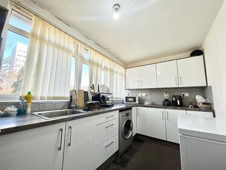 2 bedroom flat to rent - Photo 5