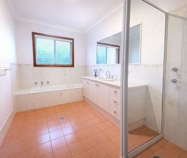 Idyllic Spacious Family Home - Photo 3