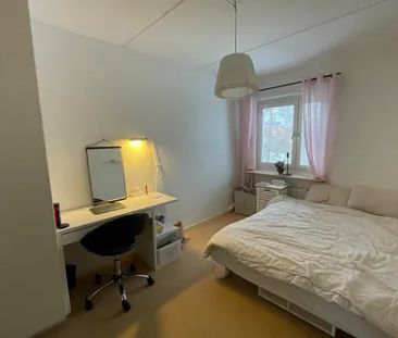 Private Room in Shared Apartment in Norsborg - Photo 2