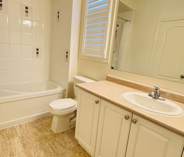 For Lease - 59 Radial Drive, Aurora, Ontario - Photo 6