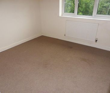 2 bedroom end of terrace house to rent - Photo 1