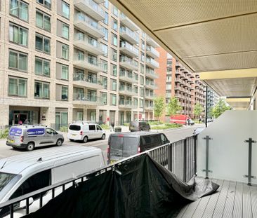 Royal Wharf, 42 Royal Crest Avenue, London - Photo 3