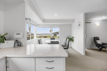 Peaceful & Private Living in Hobsonville - Photo 3