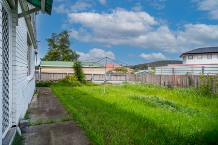 Convenient located unit - Photo 3