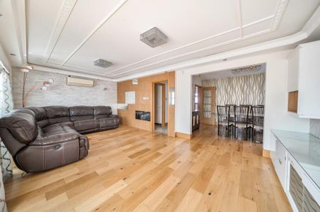 5 bedroom detached house to rent - Photo 2