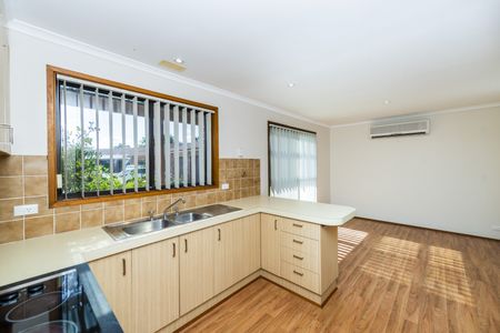 5/15 Wyselaskie Circuit, Kambah ACT 2902 - Townhouse For Rent | Domain - Photo 4