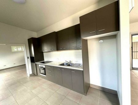 STYLISH, BRIGHT & DESIGNED FOR EASY LIVING - Photo 3