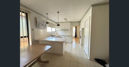 Spacious and Convenience - Photo 3