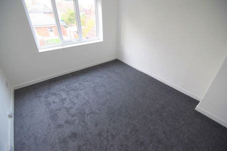 To Let 1 Bed Flat - Photo 4