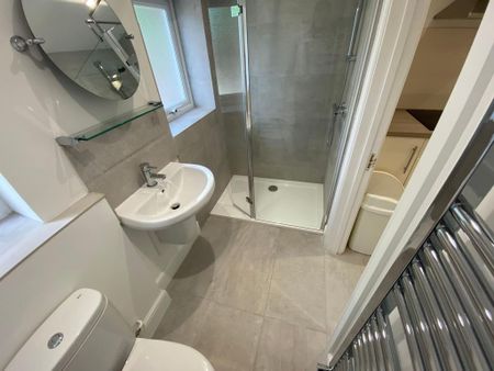 4 bedroom terraced house to rent - Photo 2