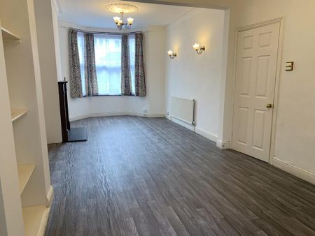 3 bedroom terraced house to rent - Photo 5