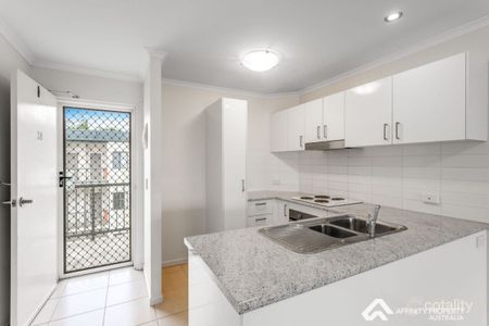 38 / 48-50 Lee St - Photo 2