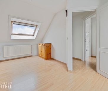 Ruim triplex appartement met 2 slaapkamers en terras. - Photo 3