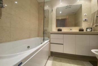 4 Bedroom Apartment with parking, Telheiras, Lisboa