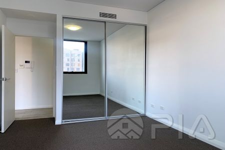 Nearly New One bedroom Apartment with Spectacular City Views - Photo 3