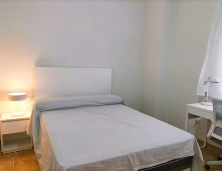 Carrer de lOlivereta, Valencia, Valencian Community 46018 - Photo 5