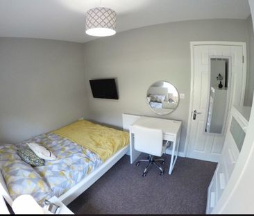 2 Bed Flat, Newcastle Road, RG2 - Photo 6