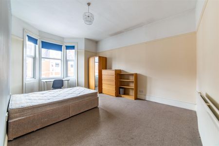 3 bed flat to rent in Glenthorn Road, Jesmond, NE2 - Photo 4