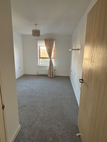 2 Bed Penthouse, Eglinton Court, G5 - Photo 3