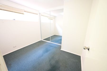 Stylish Two Bedroom Unit - Photo 5