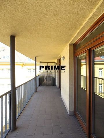 Pronájem bytu 4+1 147 m², Štefánikova 18, Praha - Photo 4