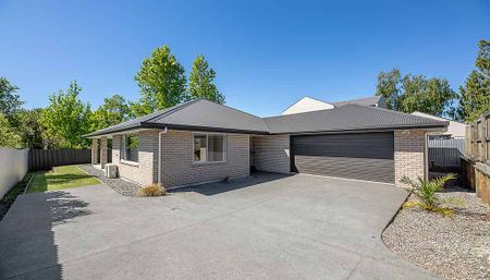 Modern Private Home - Photo 5